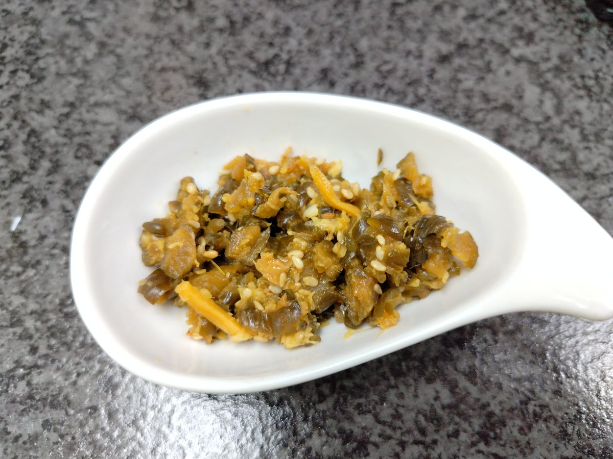 兄貴んち@新江古田
汁なし＋豚増し＋生卵＋天かす＋ビール
新年度早々に風邪気味なので栄養と気合いを
補給にオアシスに着陸地！
このおつまみが良い！新作が楽しみだ。
私的に鉄板の組合せだから当然美味いよ。
諸々の補給ができたね。
兄貴とQちゃんは偉大だ！
腹パンで死ぬほど美味かった！
#汁なし