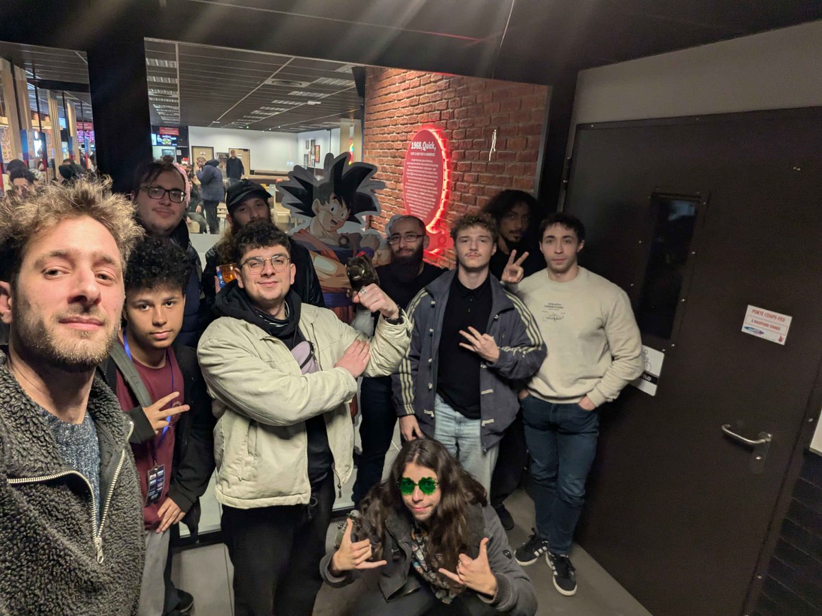 Versus Smash Valence tweet media