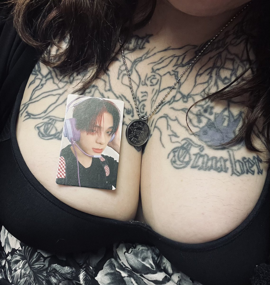 bcatdfox's tweet photo. And bonus Junmin version iykyk https://t.co/Ga5cDBPfzZ