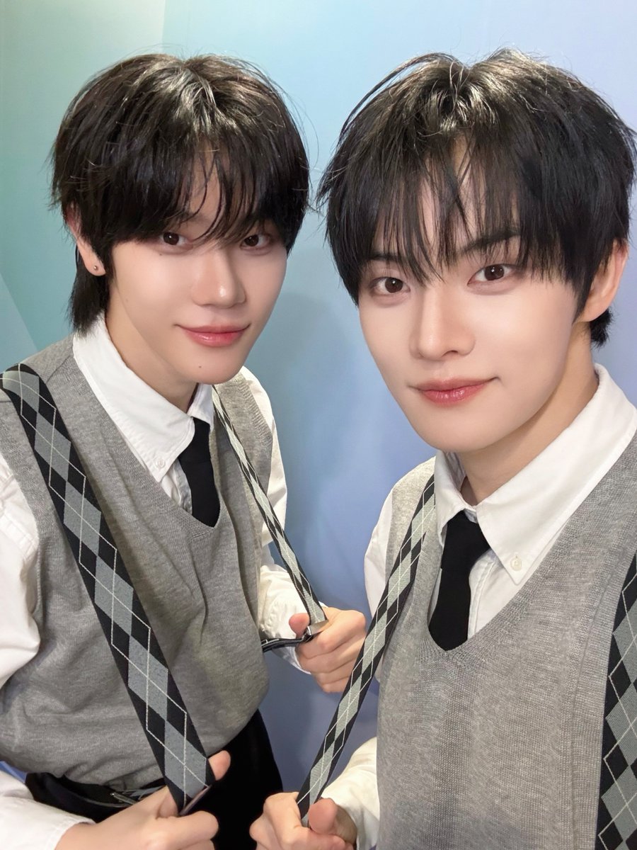 CLOSE YOUR EYES tweet media