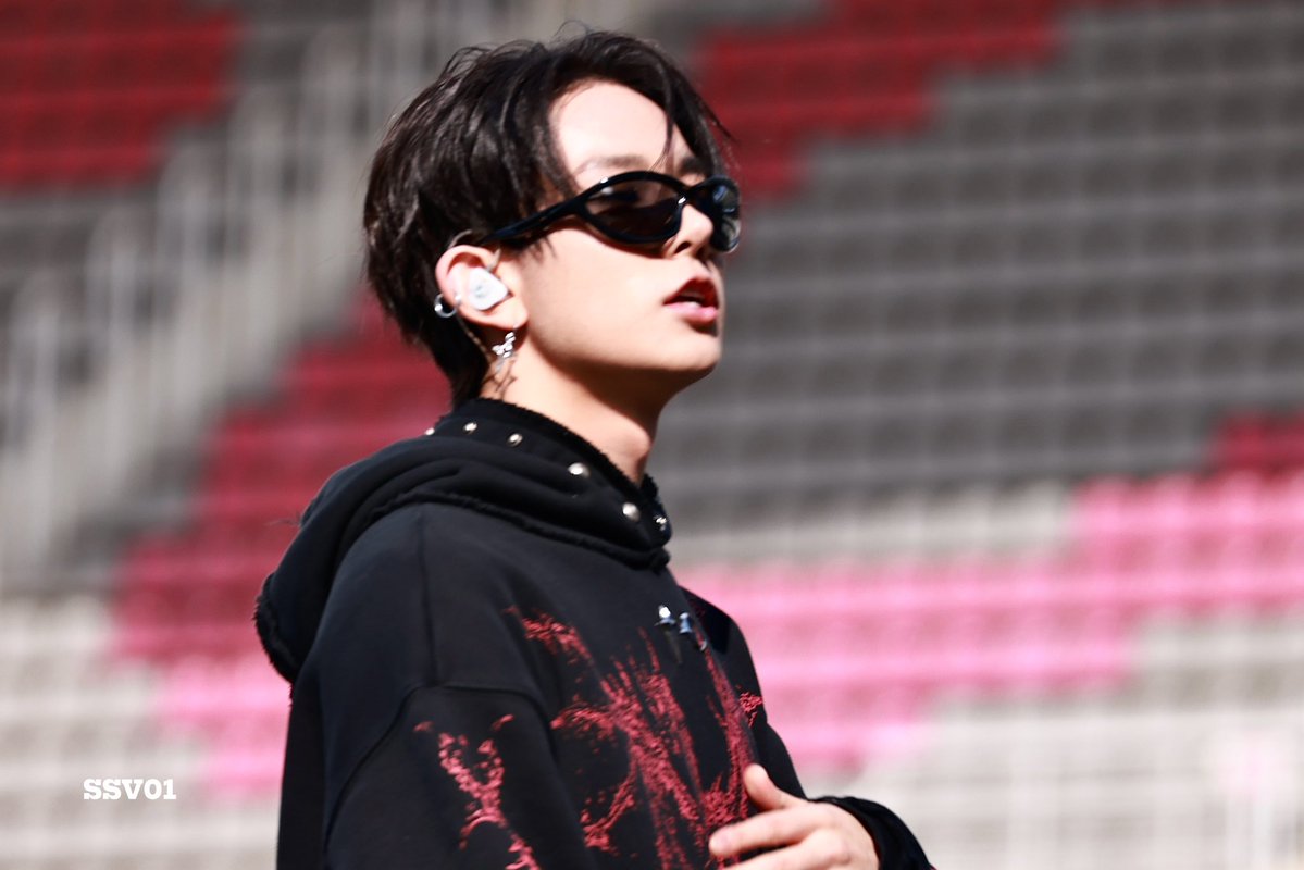 SSV01_HS tweet media