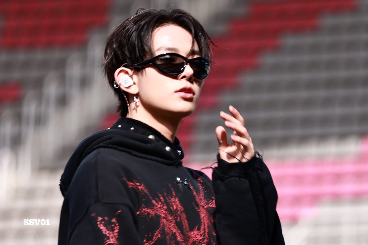 SSV01_HS tweet media