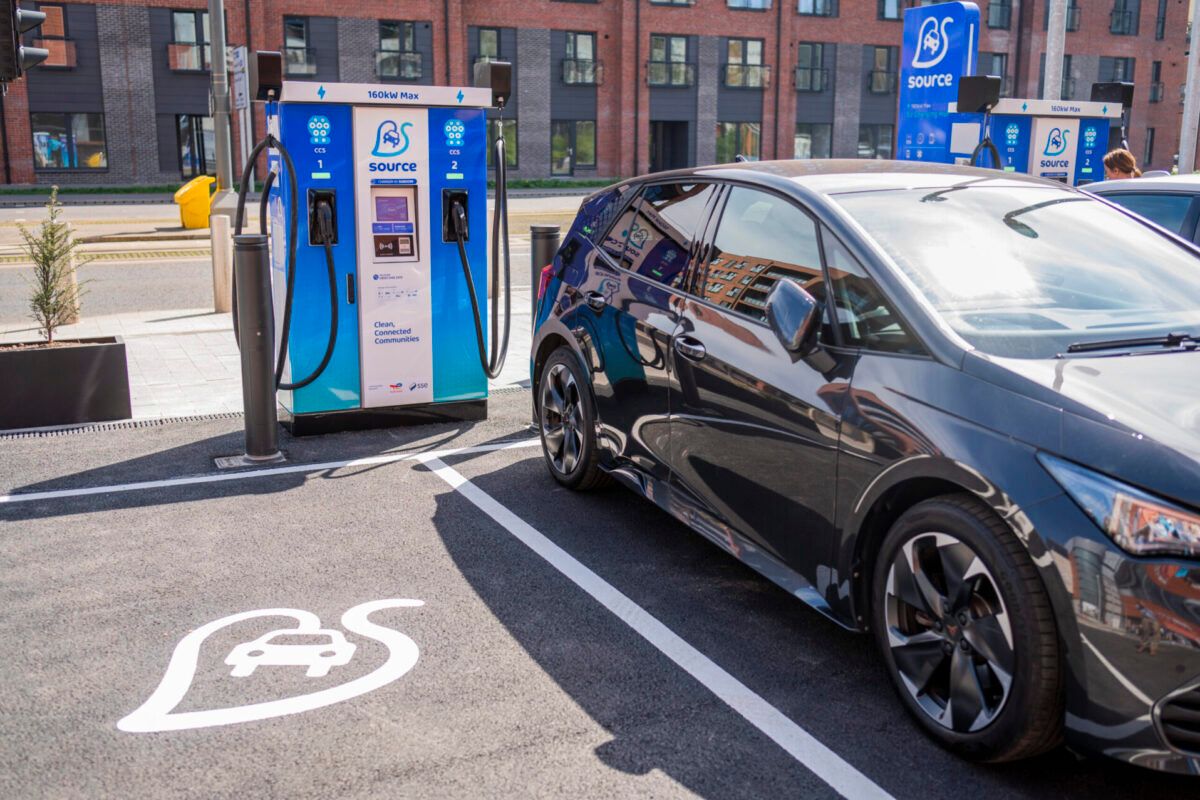Venson_Fleet's tweet image. The UK #EV industry is pushing for fairness, including a #VAT cut on public charging. At Venson, we help fleets shift from ICE to EV. Contact us for expert guidance. @ArronWells @CharlieBailey  
buff.ly/BwBaqcw 

#FleetManagement #FuelDuty #ContractHire