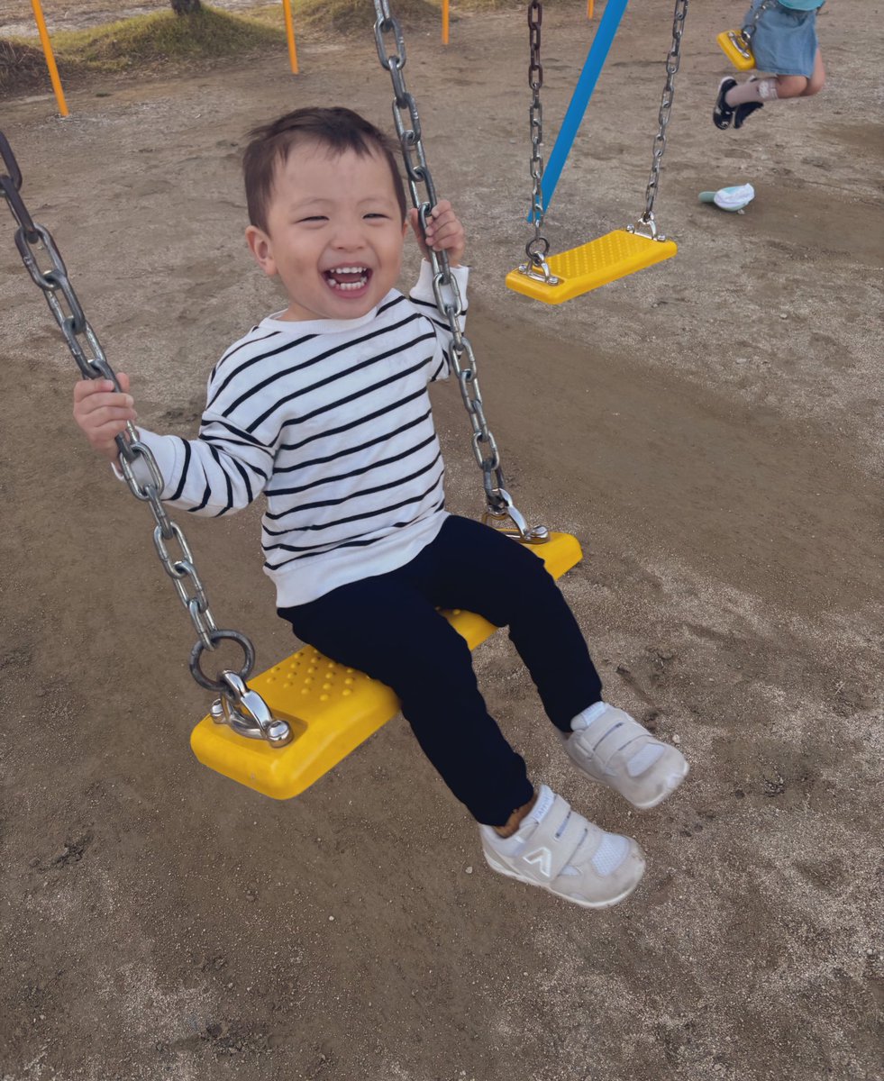 ____K118's tweet photo. 本日からえにぴ保育園でびゅーでした🫧
2年ちょい自宅保育してたもんだからガチ寂しいんだけど、今朝「行ってらっしゃい」って言ったら意気揚々と「ばいばーい！」ってこやつは全然大丈夫そうでした🥹wちょっとは泣きなさいヨ🥹ww
今後の成長もたのしみですね🥺💗 https://t.co/mMaET6fYxg