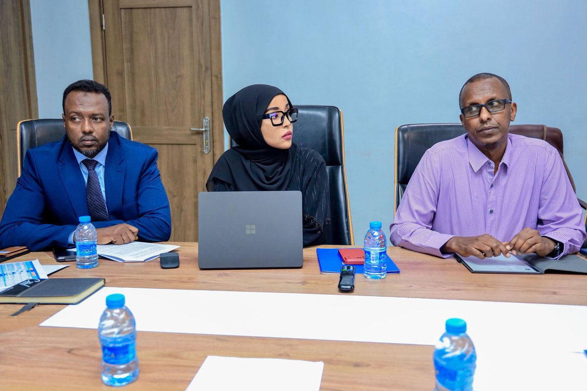 MoIFARSomalia's tweet photo. The Director General of the Ministry of Interior, Federal Affairs and Reconciliation, Abdulkadir Elmi Ali, today chaired the IOM–MoIFAR Quarterly Coordination Meeting in Mogadishu.

The meeting brought together MoIFAR and IOM leadership to strengthen collaboration and align priorities for the year ahead.

Discussions focused on finalizing the 2026 Joint Workplan, endorsing the Cooperation Framework, and advancing coordination across key areas including stabilization, governance, and durable solutions.

The meeting reaffirmed the continued partnership between MoIFAR and IOM in supporting Somalia’s stabilization and state-building efforts.