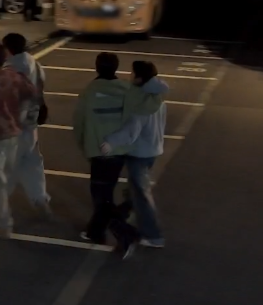 개웃갸 형을왜이리좋아해