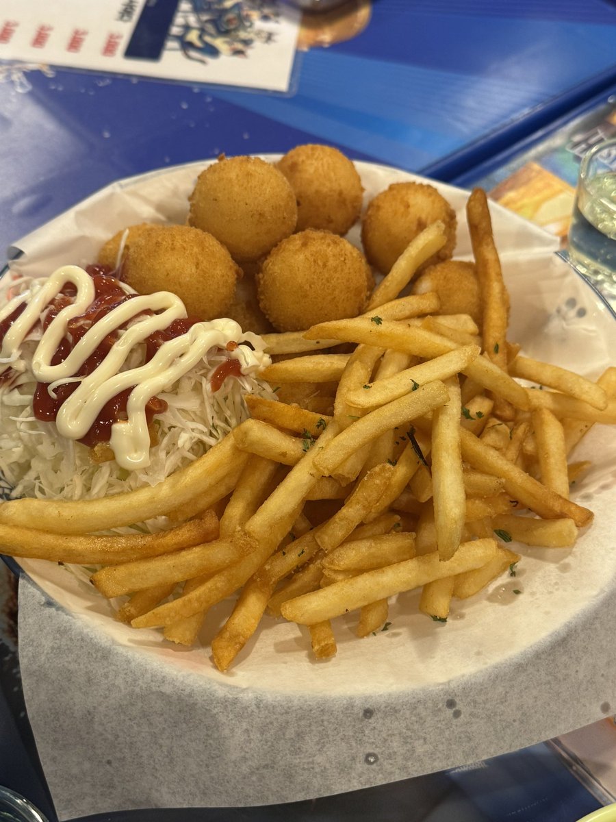 보쌈튀김 가리비술찜 오꼬노미야끼 깍두기 볶음밥 개뜨거운치즈볼
…..
을 먹었어요