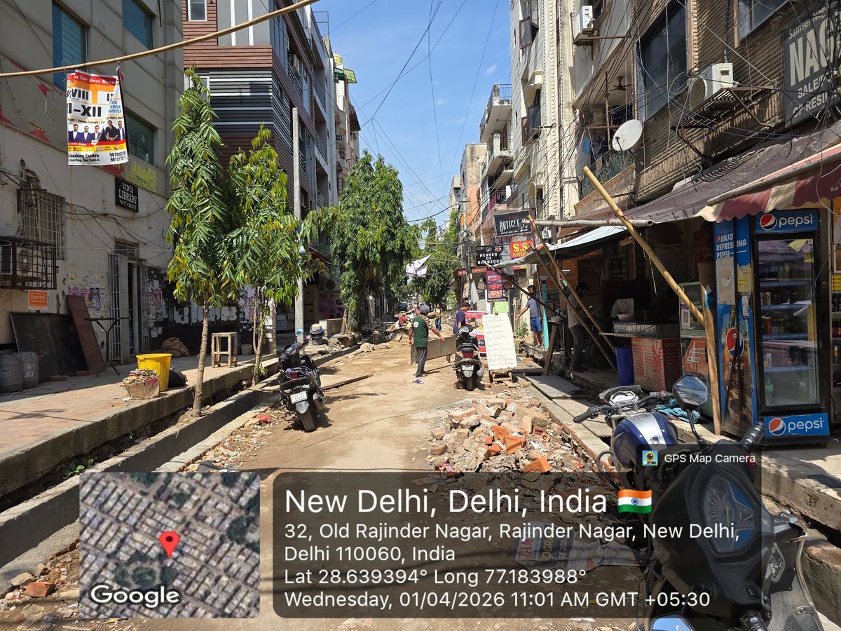 Old Rajinder Nagar, Delhi में भारी संख्या में बच्चे पढ़ाई करने दूर से आकर रह रहे, यहां का रास्ता ऐसा की एक एम्बुलेंस भी नहीं जा सकती, इसे ऐसे ही कई दिनो से खोद के छोड़ा गया है, ऐसे ठेकेदारों को पर कार्रवाई हो. पार्षद #aartichawala <a href="/MCD_Delhi/">Municipal Corporation of Delhi</a> <a href="/gupta_rekha/">Rekha Gupta</a> <a href="/CMODelhi/">CMO Delhi</a> #delhistudents