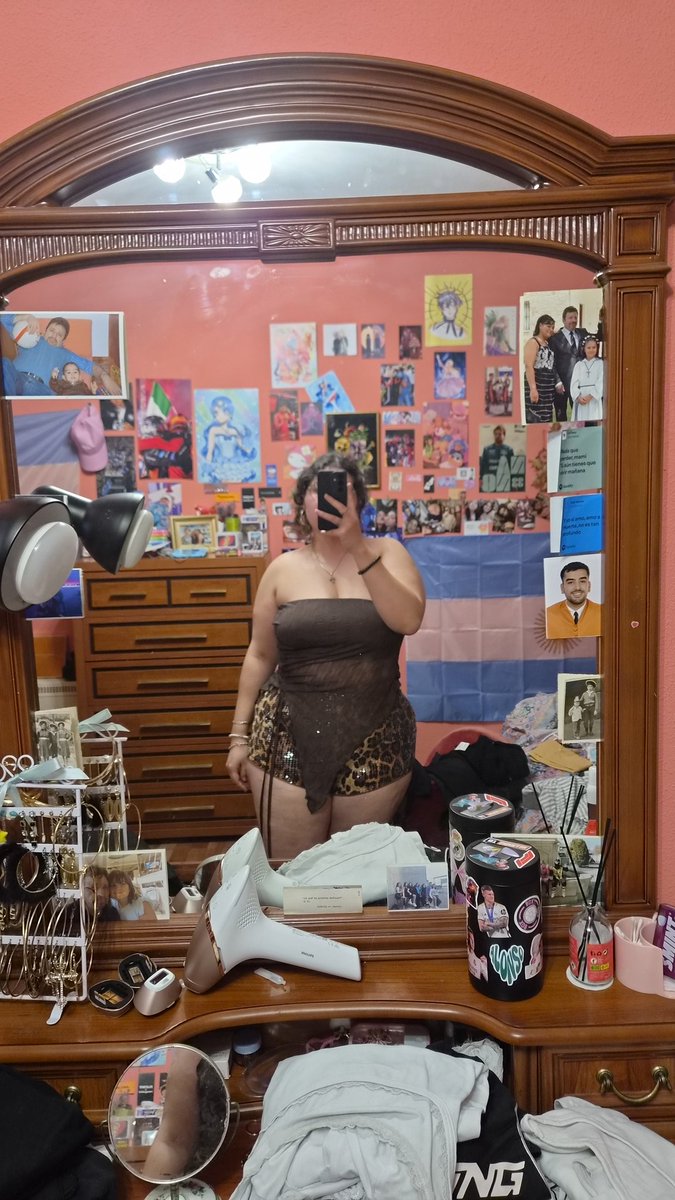 Goddess Laura tweet media