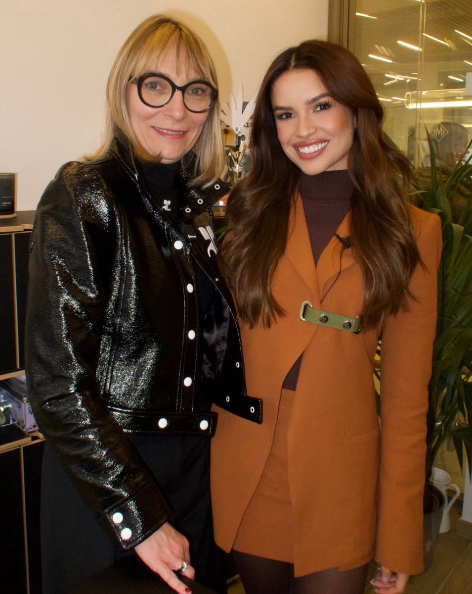 Upload Juliette tweet media