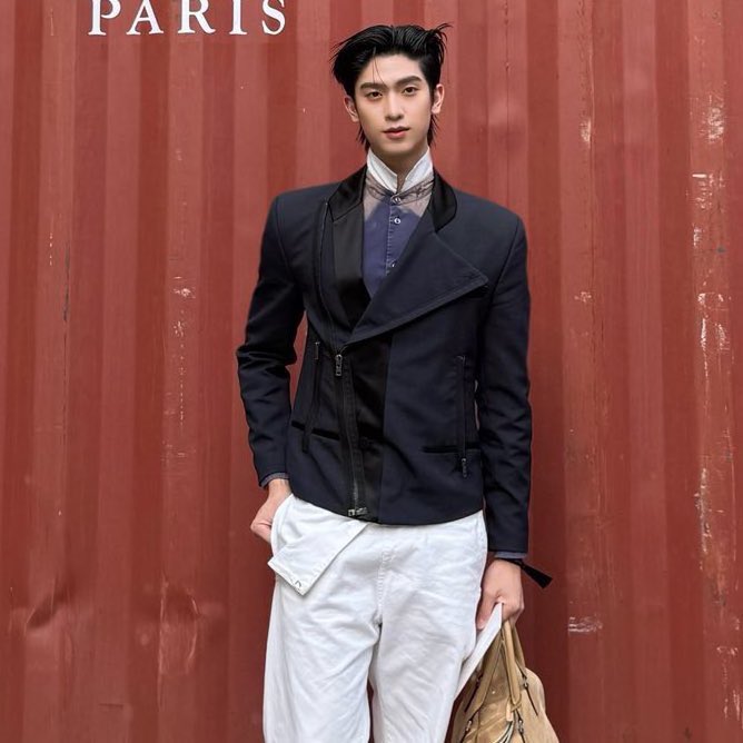 e𐙚🔖 tweet media