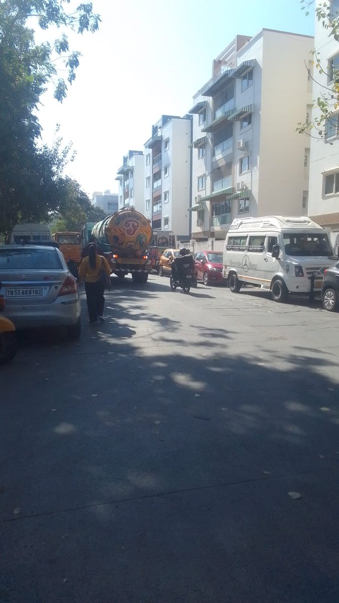 SafetyBhs's tweet photo. Heavy Vehicles passing through #BollineniHillside road(Perumbakkam) during school leaving time.@COPTBM , please look into it.#Safety first,
#SafeSchoolZone #NeedSafeSchoolZone https://t.co/AAbR3j5IZR