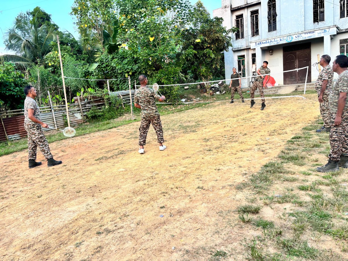 48bnCrpf's tweet photo. Shared play, stronger bonds. Evening games at 48 Bn CRPF encouraged teamwork, quick decision-making and positive competition, reinforcing cohesion and boosting morale among personnel. #48BnCRPF #CRPF #EveningGames #TeamCohesion #ForceWellbeing 🇮🇳 https://t.co/Ztq5UOyW9k