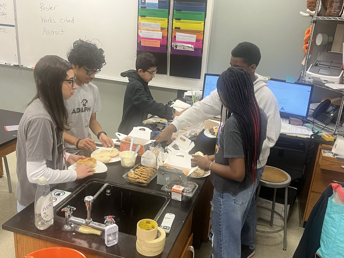 Shannon E. Kelly tweet media