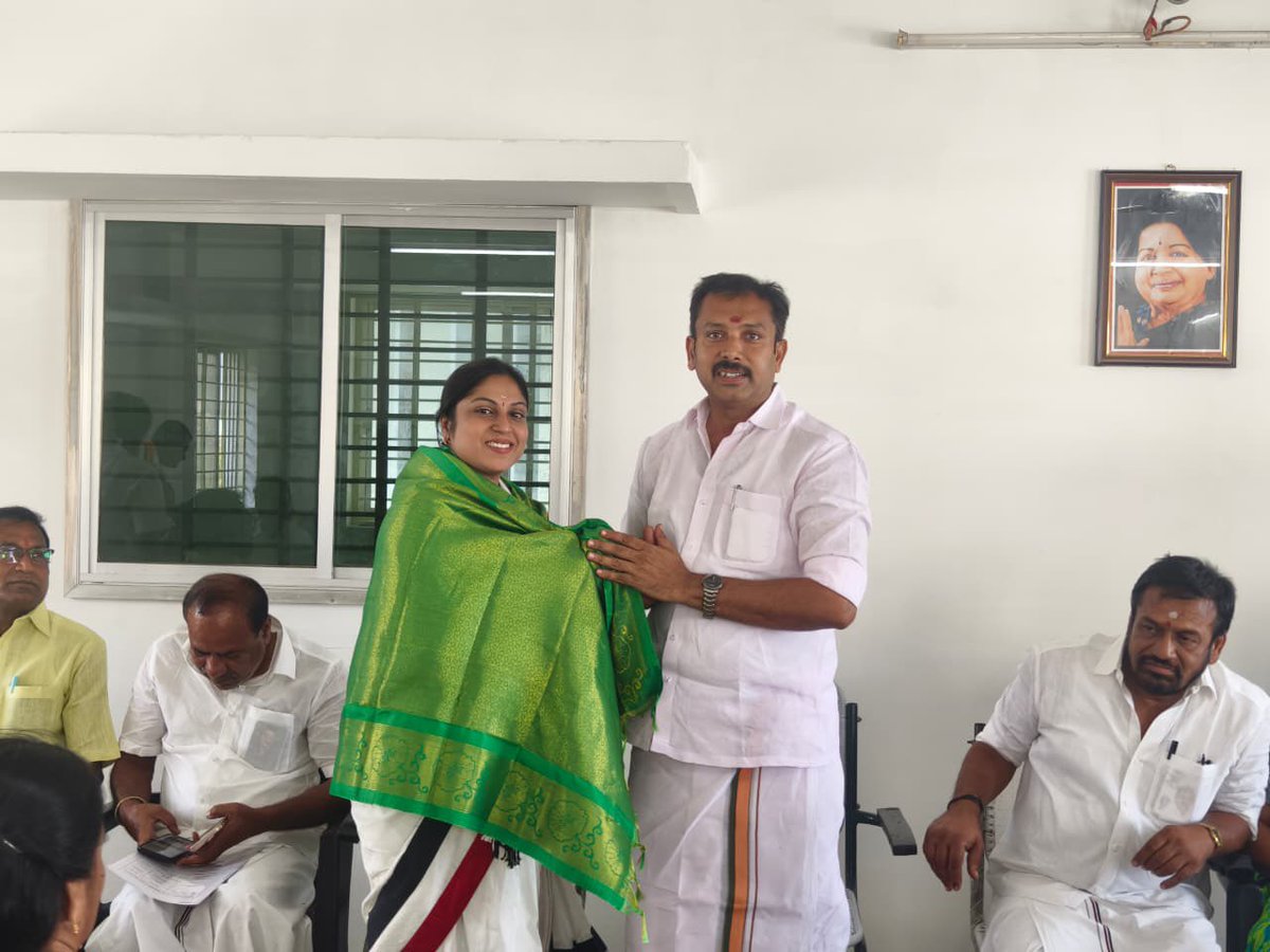 Senthilnathan (மோடியின் குடும்பம்) tweet media