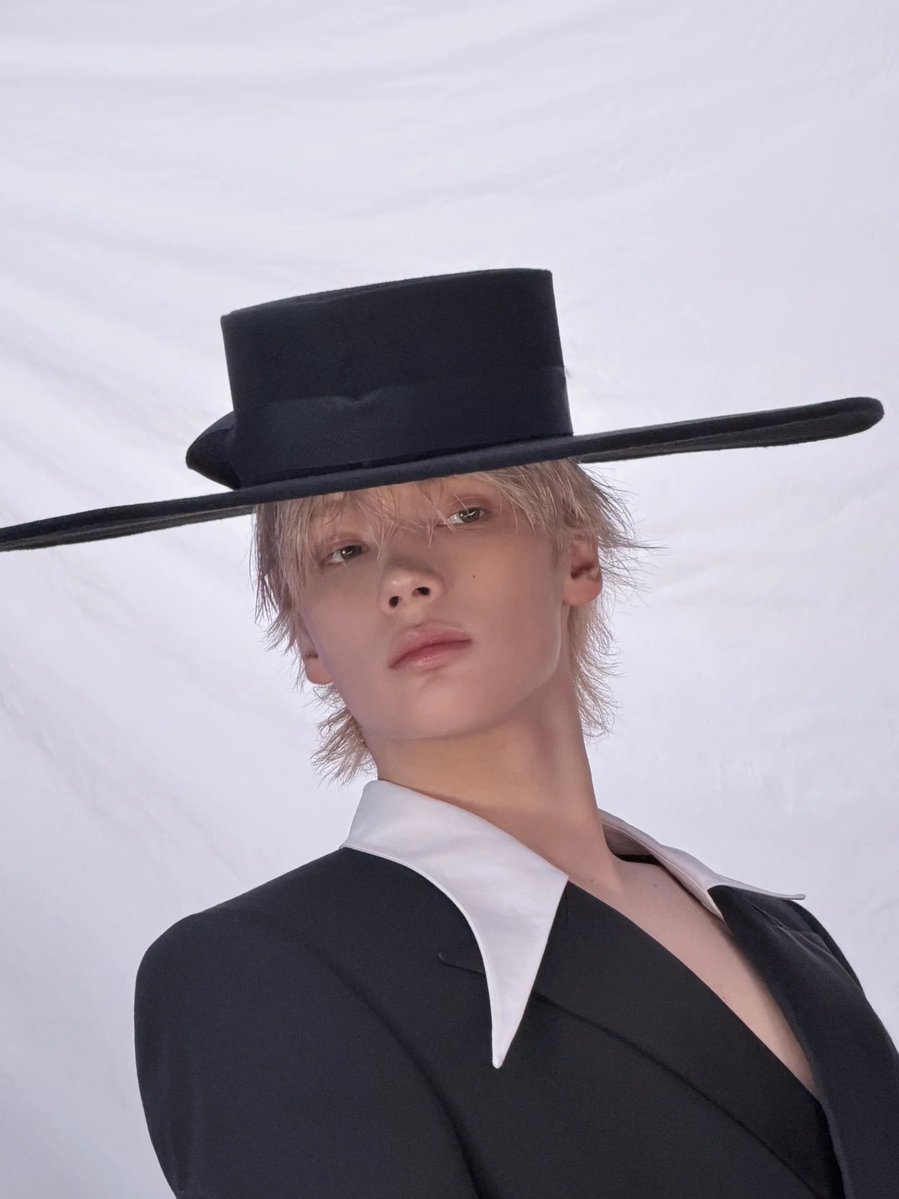 7th year: cia . 𖣂 ݁˖ tweet media