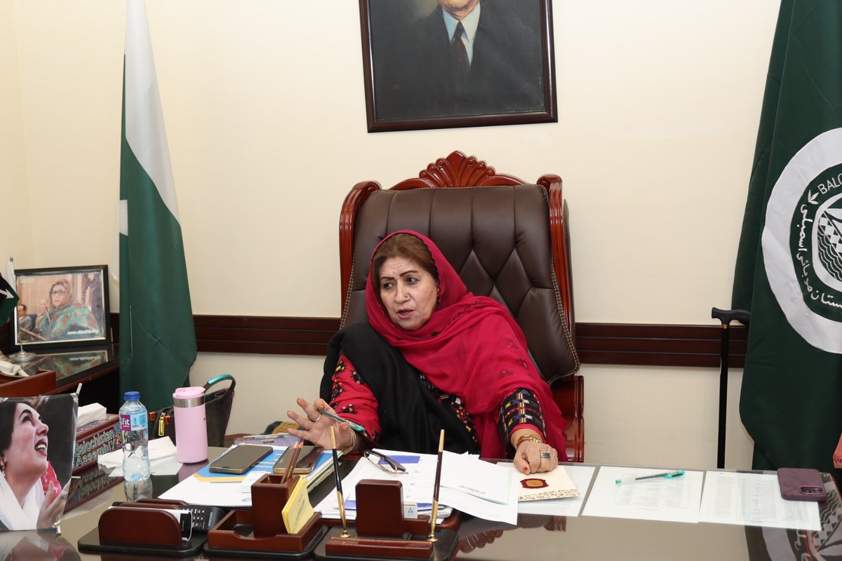 unwomen_pak's tweet image. Day 3 | Mission Balochistan

DCR   @FahmidaIqbal  meets the Women Parliamentary Caucus to strengthen women’s political leadership and advance gender-responsive governance in Balochistan.
#WomenInPolitics #BalochistanMission #GenderEquality
