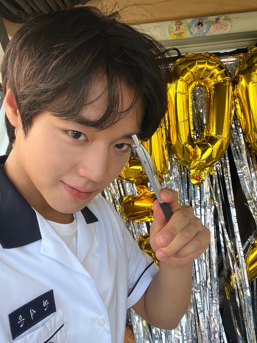 𝗕𝙀𝗘 tweet media