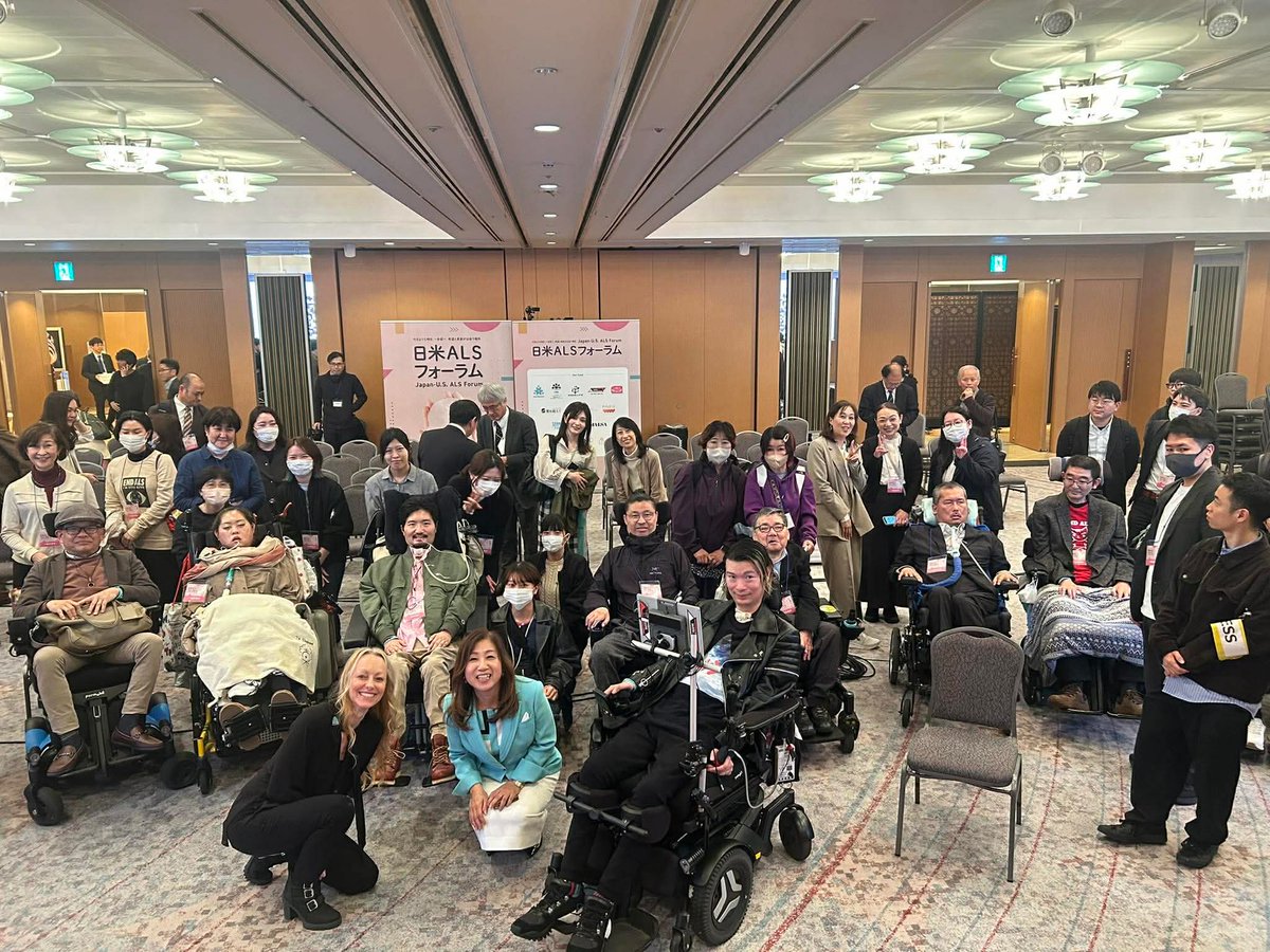 Masatane_Muto's tweet photo. 【東京ドーム主催の日米ALSフォーラムに登壇させて頂きました！希望溢れる素晴らしいフォーラムに感謝！】
昨日は東京ドーム様にお声がけ頂き、日米ALSフォーラムに登壇させていただきました！
僕は最新のテクノロジー事例のプレゼンやゲストの皆様とのパネルディスカッション、今回のイベント限定のNFT ARTのデザインを担当させていただきました！
再生医療の第一人者でおられる、岡野 栄之 氏（慶應義塾大学 再生医療リサーチセンター センター長 / 教授） と、このフォーラムのために来日してくださった、Mark Ma氏（Regelife）、Sheri Strahl氏（President & CEO, ALS Network） と司会の平野裕加里さんとご一緒出来て本当に光栄でした！
Markさんの取り組まれている最新の再生医療は、これまでのALSの進行を遅らせるというアプローチではなく、ALSを根本から完治させる再生医療のアプローチなので、会場全体が希望の光に包まれました！
アメリカで最前線でALSの支援活動に取り組まれているSheriさんとも交流が出来てとても嬉しかったです！
このフォーラムをきっかけに、これからも日米で力を合わせて、1日でも早くALSが治せる未来を実現させたいと思いますので、これからも皆様応援どうぞよろしくお願いします！
関係者の皆様、本当にありがとうございました！！
 https://t.co/1oqBGQRLE5
#日米ALSフォーラム #東京ドーム #WITHALS #武藤将胤 #Amebaブログ #アメブロ