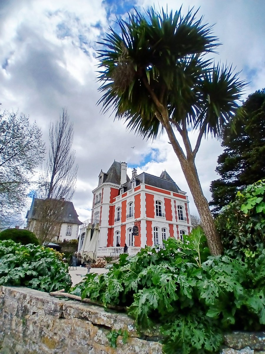 Valérie tweet media