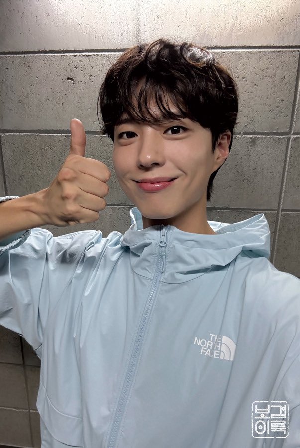 이름이 tweet media