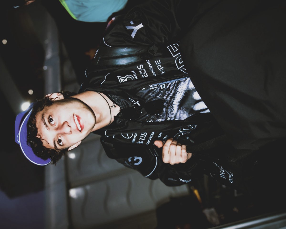 Kimi (2006). tweet media