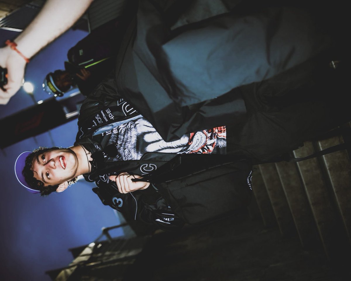 Kimi (2006). tweet media