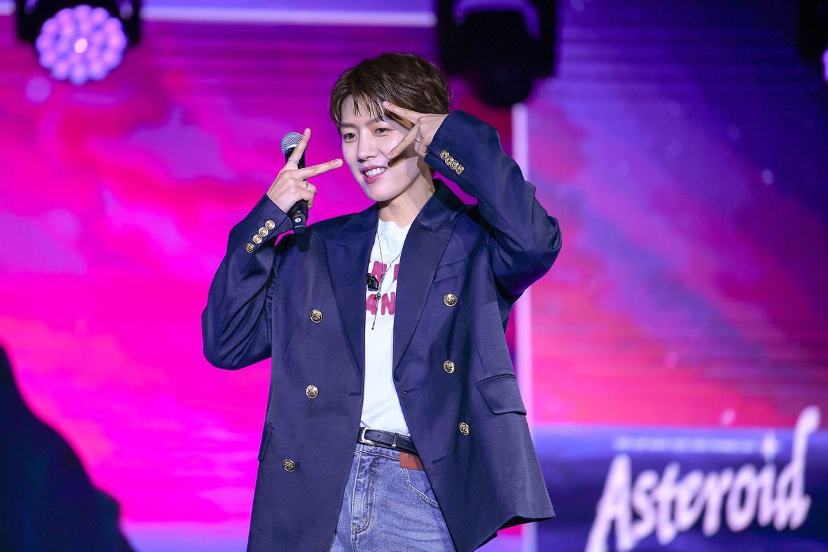 2026 LEE SUNG YEOL ASIA FAN MEETING [Asteroid] IN BANGKOK📸

cr. lunastar_ent

#성열 #이성열