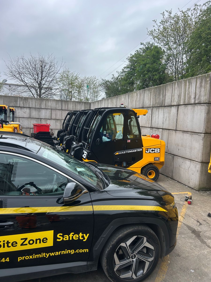 site_zone's tweet photo. You don't often get all machines lined up in a row ready for our engineer to install SiteZone Proximity Warning Systems👌 https://t.co/7m5rRw4B7Q