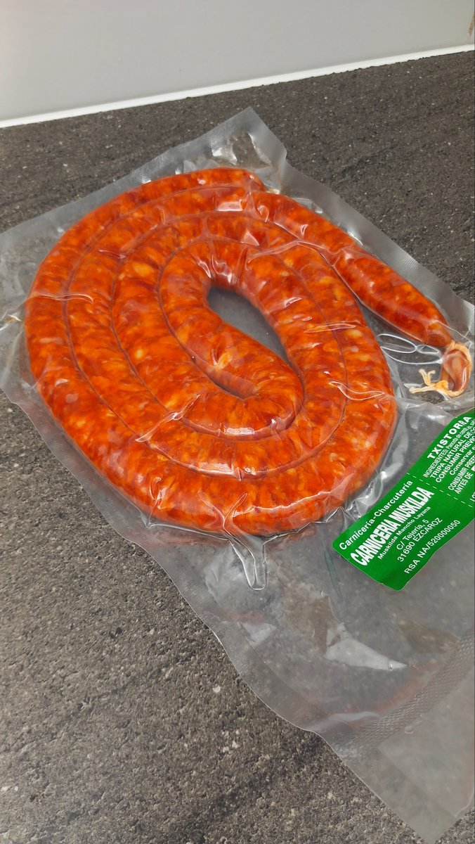 PepGranellTrave's tweet image. Un poco de proteína para bendecir este miércoles santo.
💪🐽🐖
A pesar del disgusto de ayer con el dentista,podremos con ello sin problema😢🙏
Siempre algo cuando llegan vacs😒
#gastrolovers #cerdo #meat #Twitter #buenastardes #Embutido #cuina #txistorra #Navarra #menjar #PASCUA