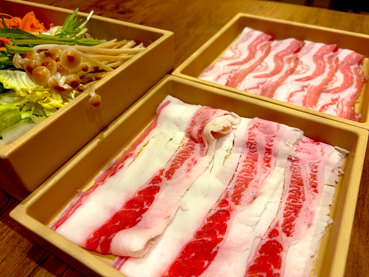 bafushi's tweet photo. *　　　　　　*
　　＊　　　　　＋　　うそです
　 　　 n ∧＿∧　n
　＋　(ﾖ（* ´∀｀）E)
　 　 　 Y 　　　 Y　　　　＊ https://t.co/gI9J7tLST4