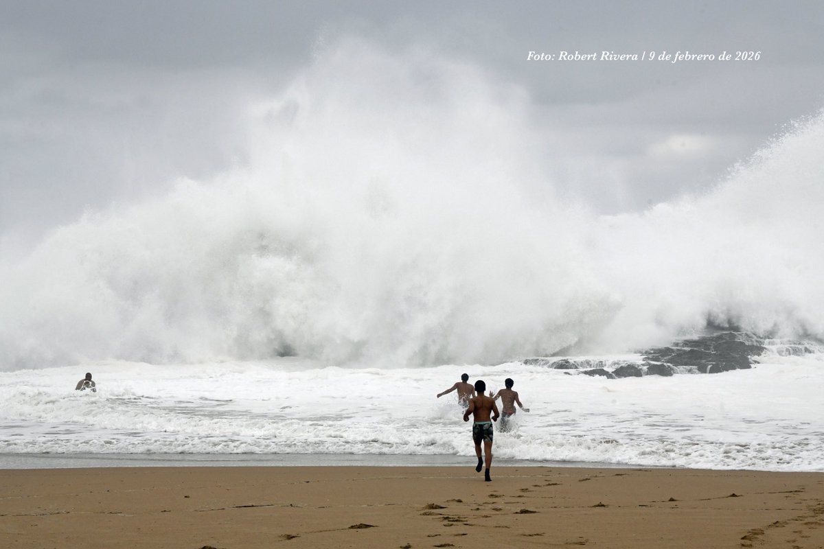 OLEAJE ALTO ES PELIGROSO, AUNQUE NUNCA ENTRES AL AGUA 

🎥&amp;📸: Robert Rivera / * Una porción del texto es del Servicio Nacional de Meteorología - San Juan, PR Weather.gov/SJU *

#Marejada #fueradelagua 

Video link 
youtu.be/spPvpxgsTX4