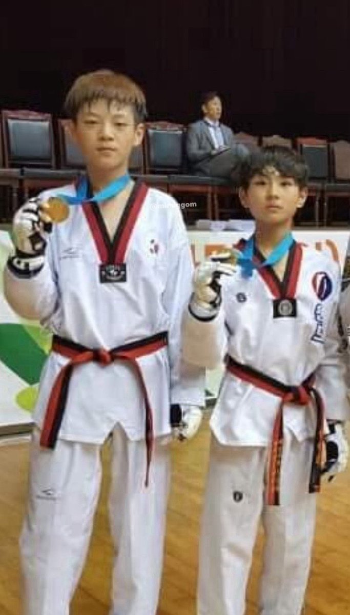 𝐟𝐞𝐧🐈 tweet media