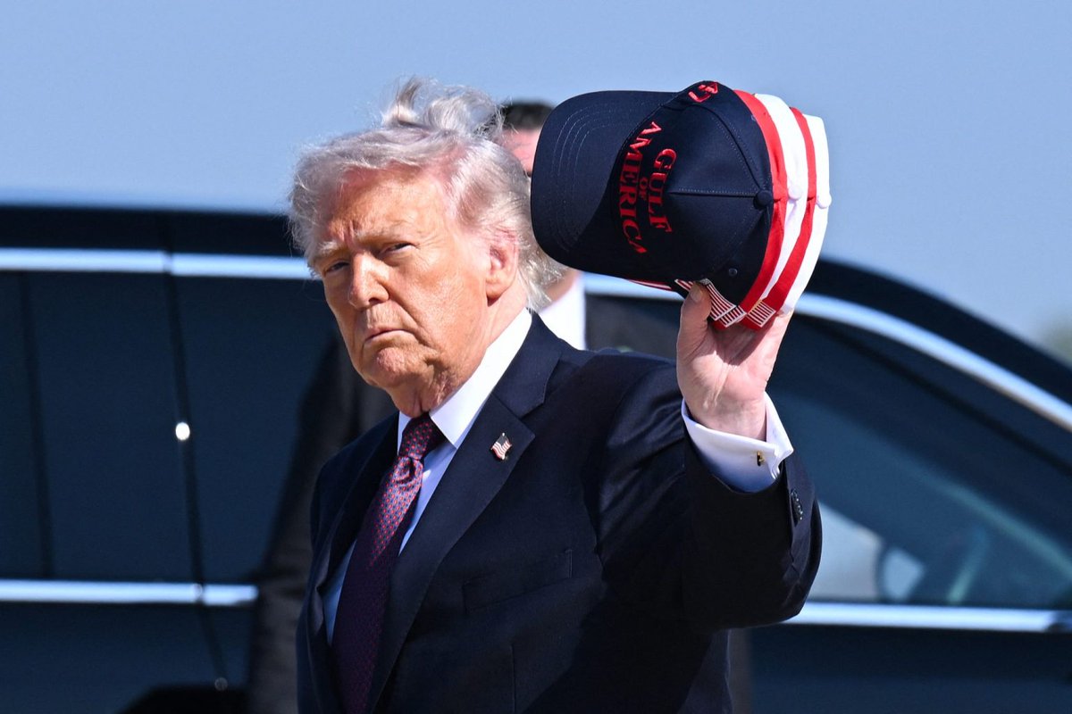 Af_Journalist's tweet photo. 🇺🇸⚡
Trump: #US is seriously considering leaving #NATO, calling it a “paper tiger.” He warns #Putin knows its weaknesses. Experts say a US exit could push NATO into crisis or collapse. #GlobalSecurity #Russia #Politics #World #NATO #Trump #Crisis #PowerBalance https://t.co/Etch78IfKc