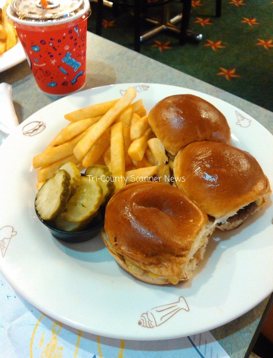 TCSNNJ's tweet image. We are back like a bad habit and we are planning something 🆕! 

We would like your opinions on where to get the BEST cheeseburger/hamburger in #oceancounty

Drop your #recommendations in the comments below ⬇️ 
#bestburger #cheeseburger #foodie #newjerseyfoodie #food #newjersey