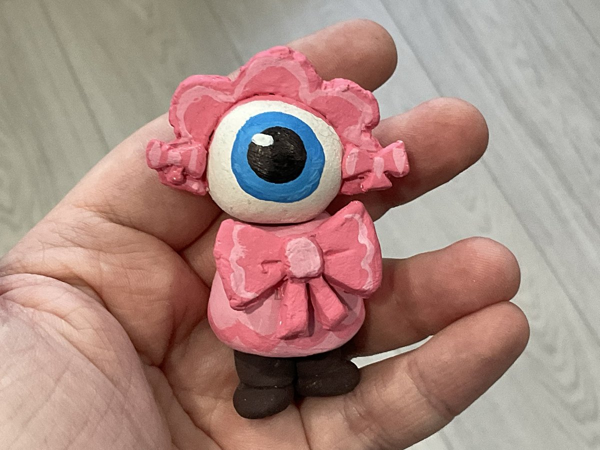 rias | comms open tweet media