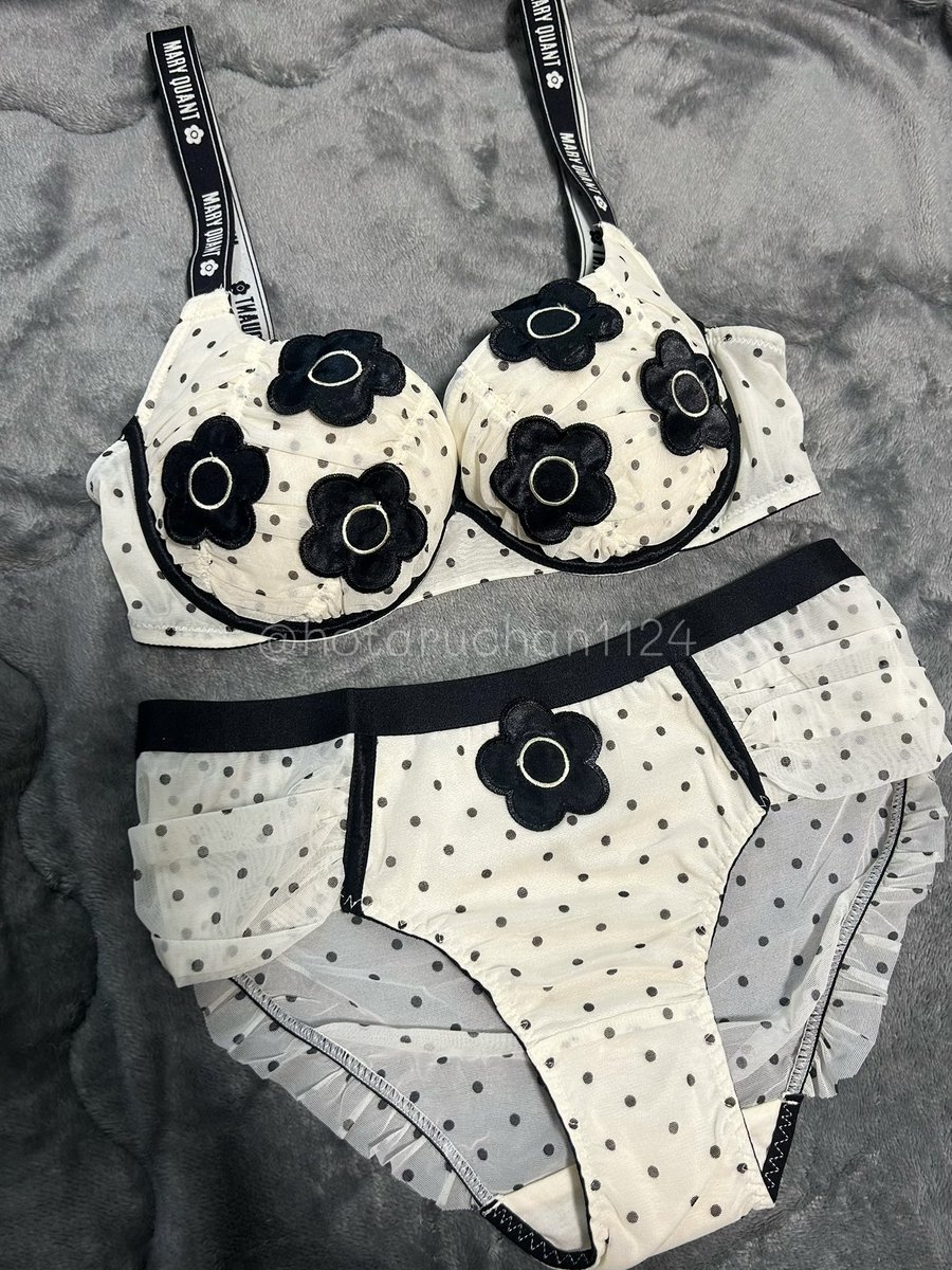 ほたる♡カフェ店員 tweet media