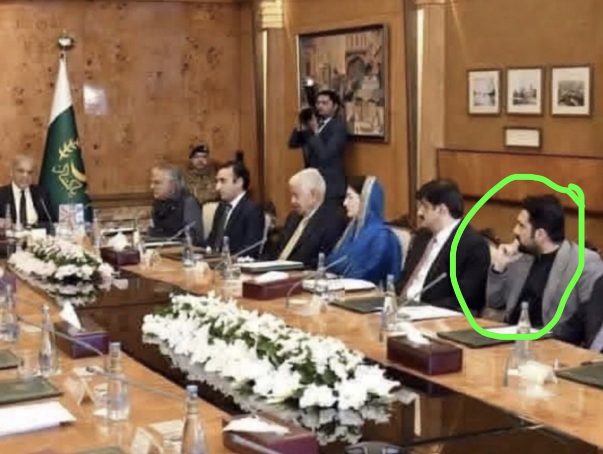 Mr Rumi (✊ #KRBT انقلاب) tweet media