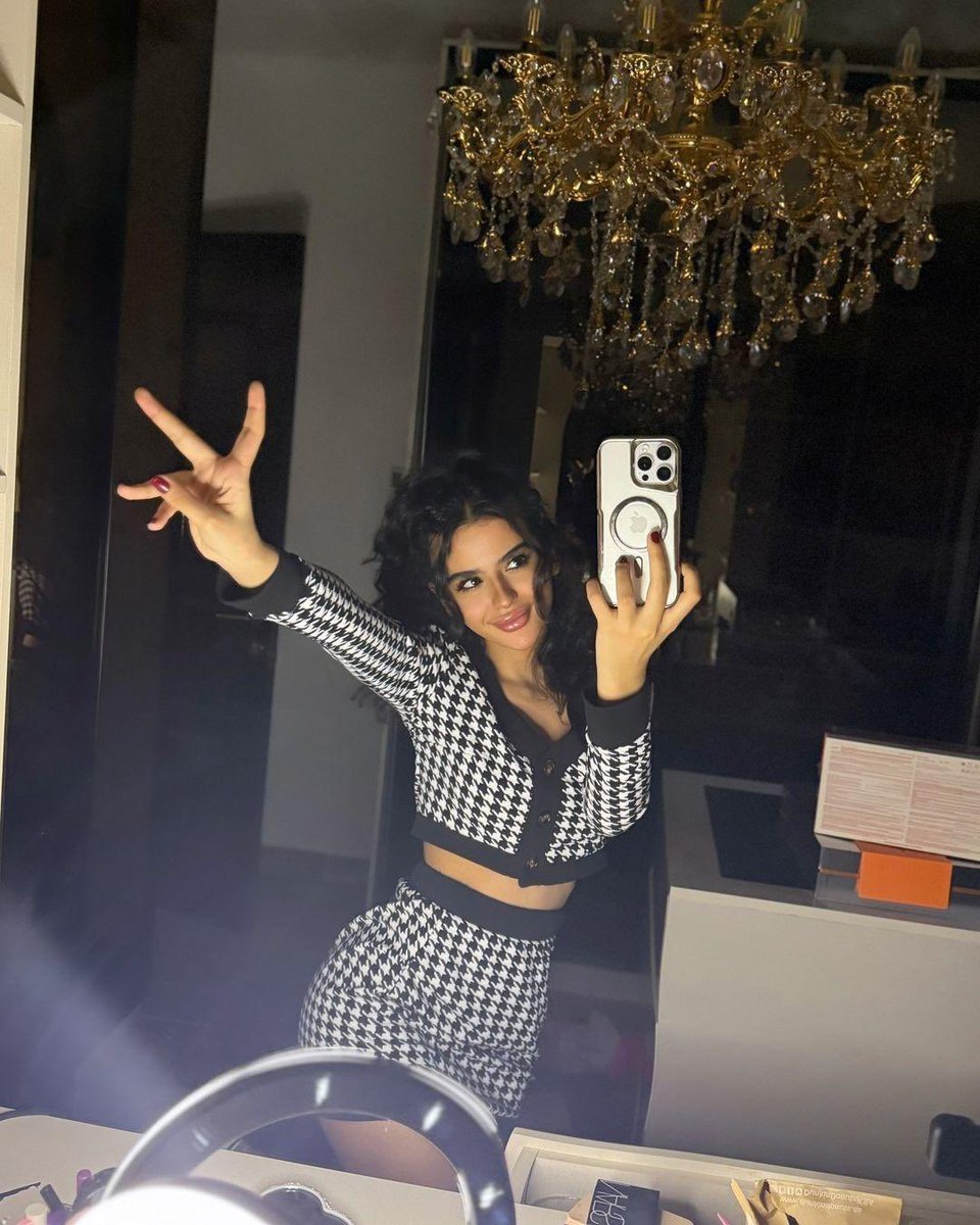 مشاهير فيك🐽 tweet media