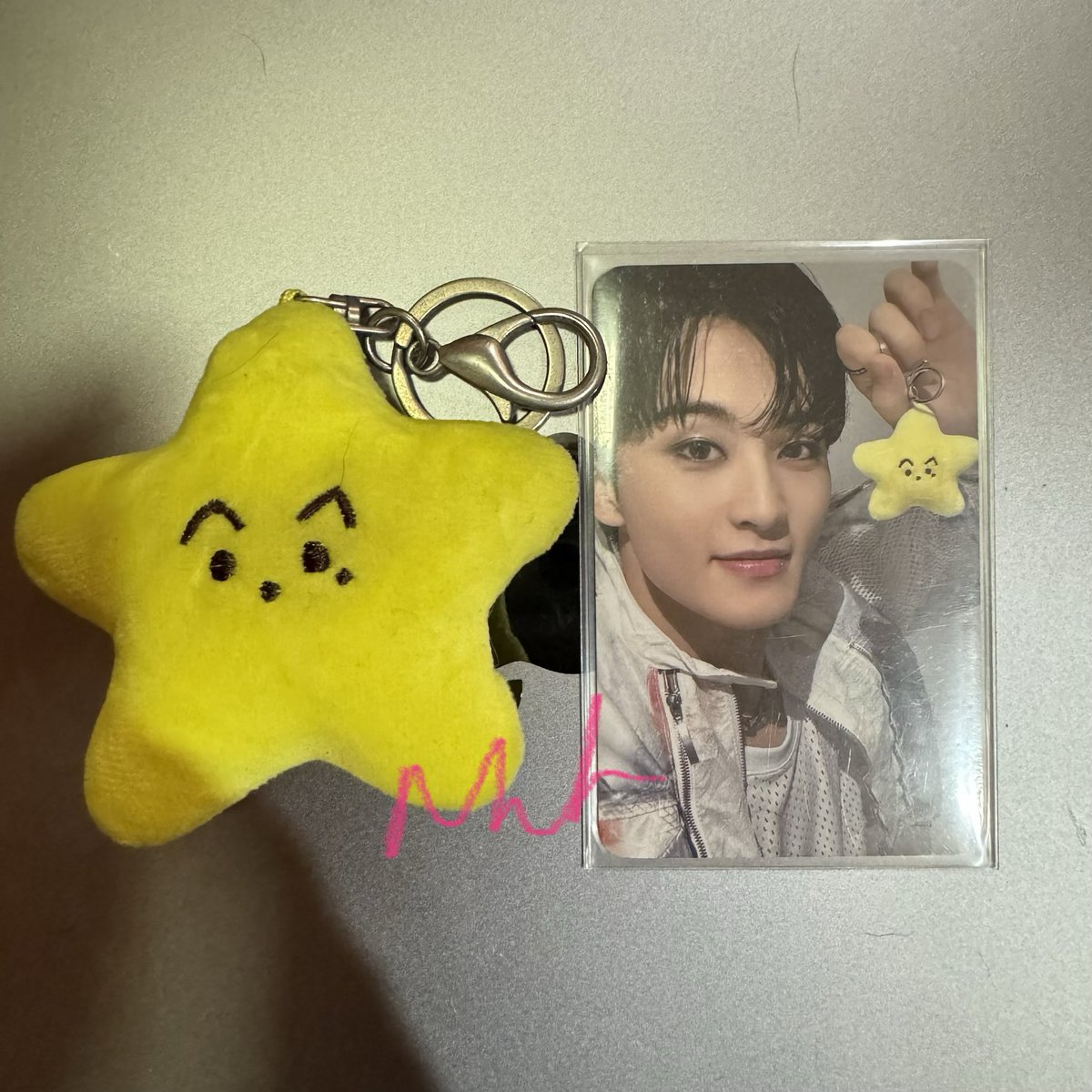 neomuhei's tweet photo. wts lfb ph

mark starfish and firstfruit keyrings + pc set

yellow with pc - P800
blue starfish + unity jp pc set - P500
firstfruit doll + md set - P600

📍: pasig
💸: gcash, bank transer
🛵: ggx, lbc n sakto

# mark lee nct 127 dream https://t.co/4krs42dMS1