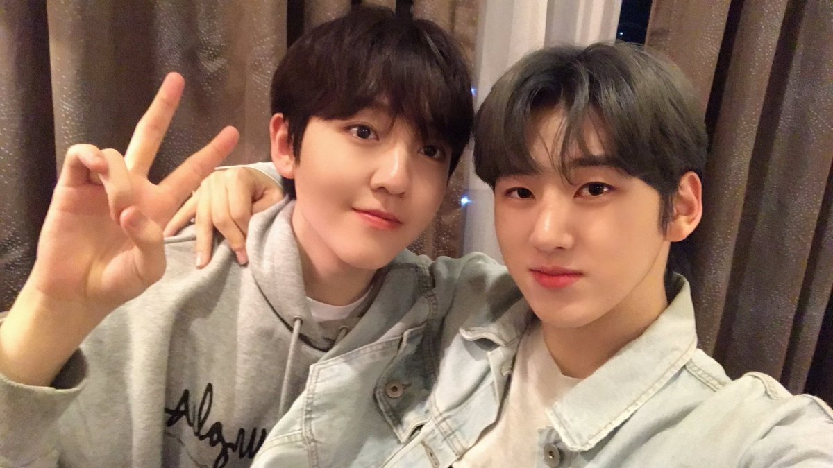my313boy's tweet photo. #후니혀니 😭😭😭😭😭😭😭😭😭😭 https://t.co/S9hCrUG1Ti