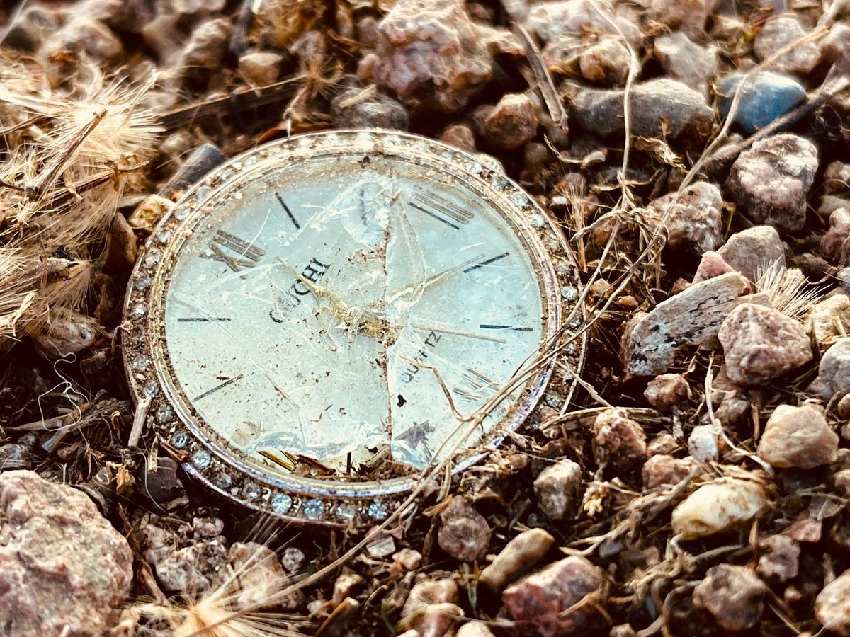 Shabanadawran's tweet image. که تېر وخت مو سخت و، اوس پرې مه خرابوئ. که مو په تېر وخت تمرکز وکړ، نو د هماغه تېر وخت قرباني به شئ. 
تېر تللی دی. اوس ته ځير شئ، دا مو بریا ده. 

#time #my_photography #success