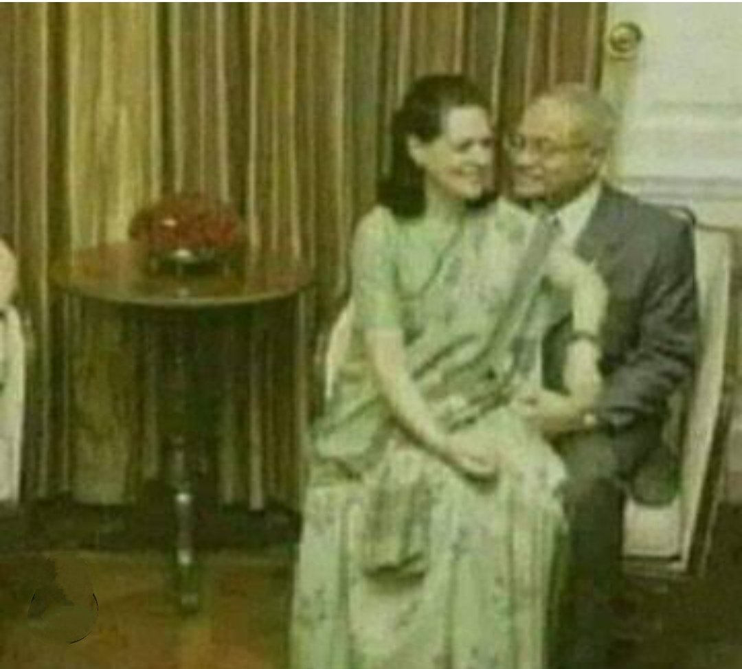 Man__10_'s tweet photo. @BoltaHindustan जिसकी माँ हर किसी की गोदी मे बैठ जाती थी
उसकी औलाद दूसरो को ज्ञान दे रही, ग़जब है https://t.co/qNBRQcGRsD