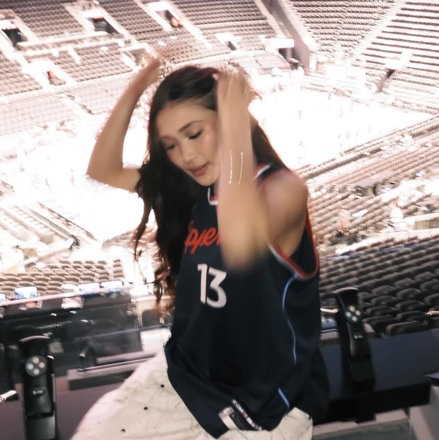 Twinkle⭐ tweet media