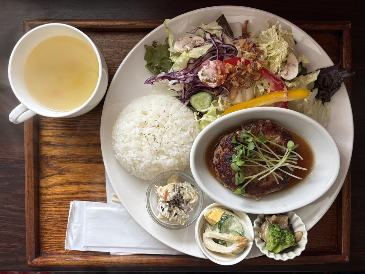 cafe_tamon's tweet photo. 4月1日〜4月15日のランチメニューです。

プレート→蓮根と豚肉のハンバーグ

ドリア→ミックスチーズのクリームドリア

カレー→チキンカレー

4月2日(木)10日(金)お休み致します。 https://t.co/zFcF9UGwVo