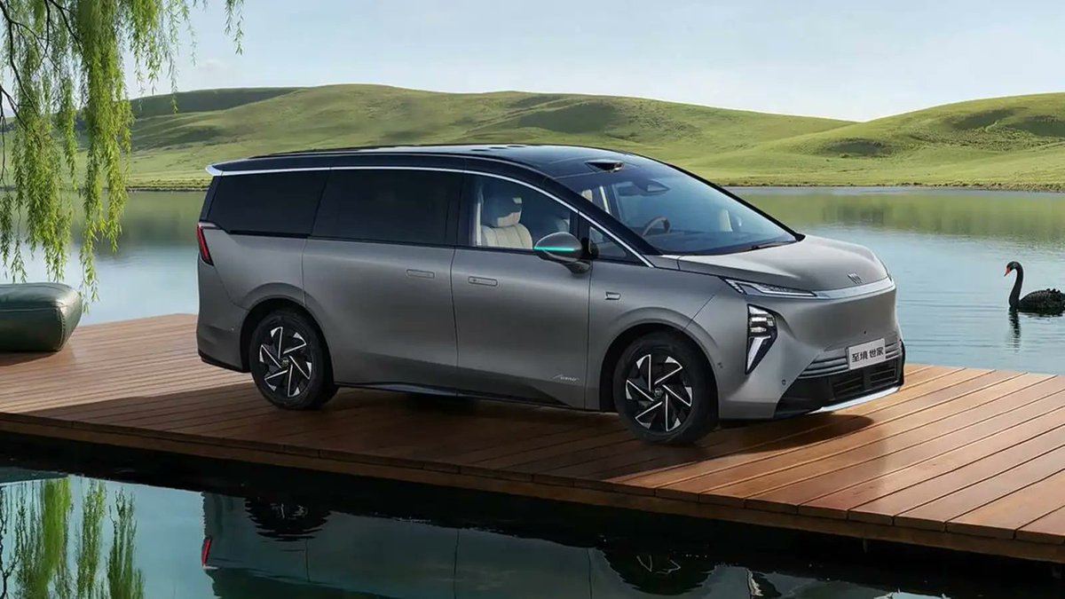 スパインフット tweet media