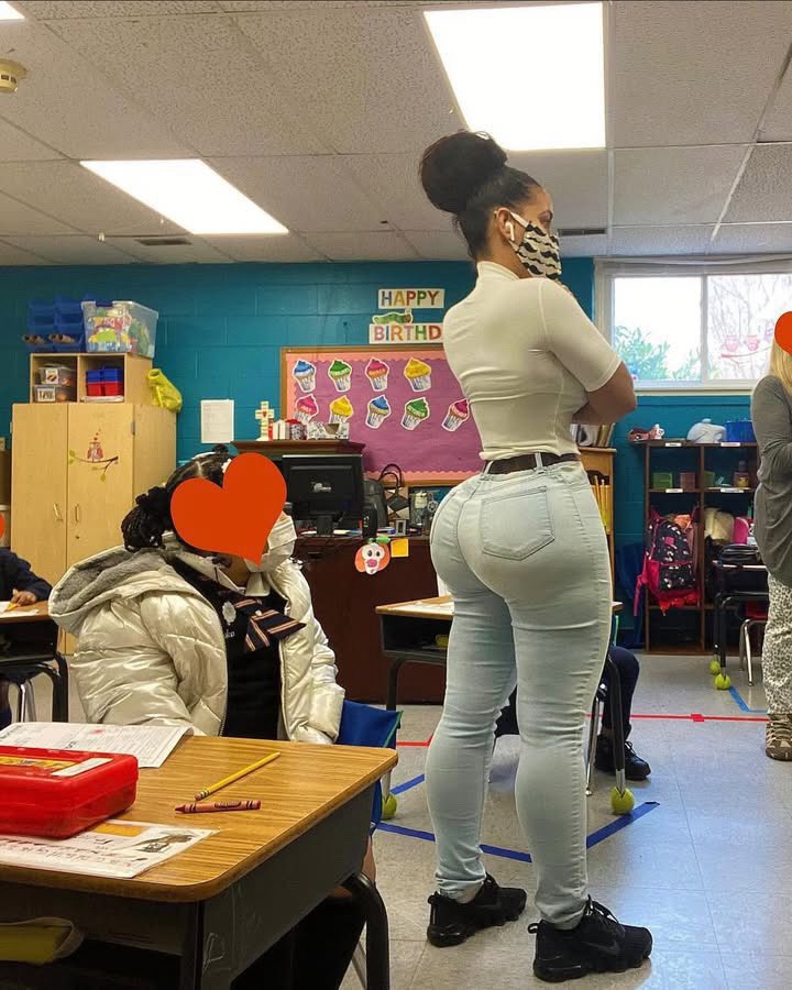flowwithkel's tweet photo. do y’all think this appropriate for a teacher? https://t.co/dvUWKSSfZM