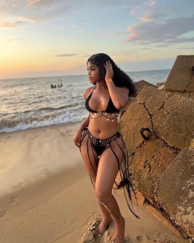 A solid 10, period 💅