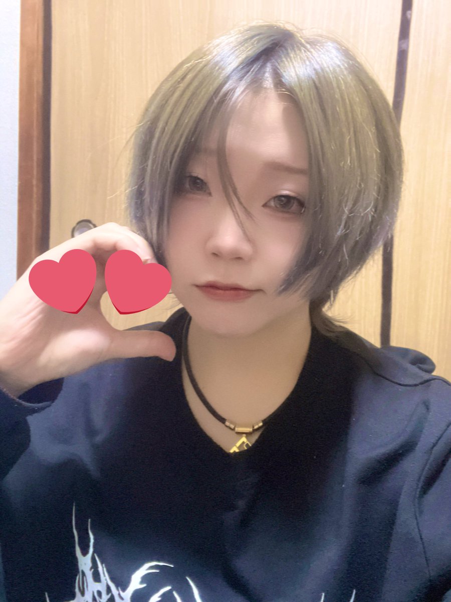 本日から4月ですね〜！！
雨☔️でしたが皆様いかがお過ごしでしたか？🥰
今年度もマイペースに、そして感謝を忘れずに頑張っていきたいです✨️✊
浅草の桜と近影をば…☺️