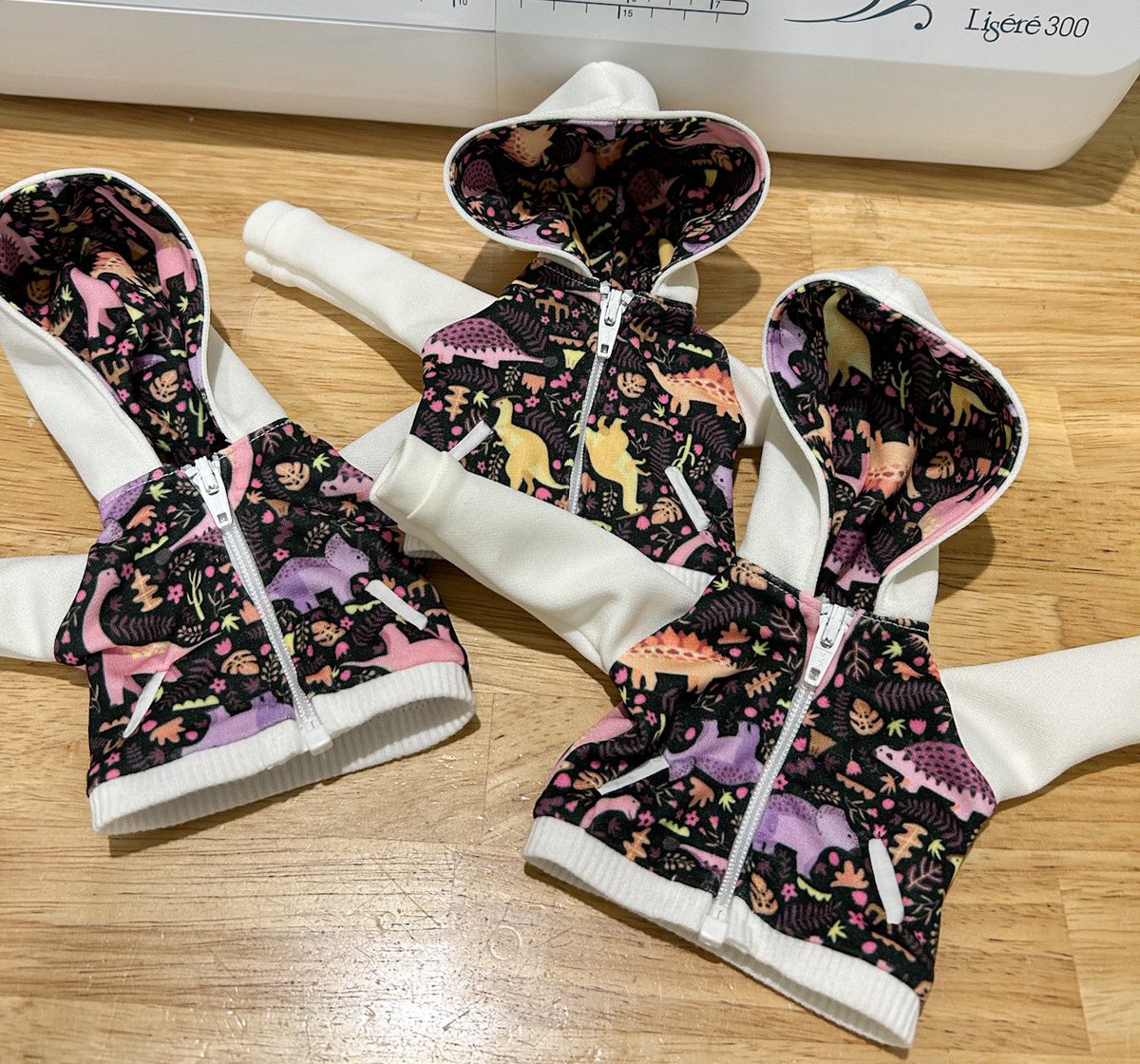 しおつ tweet media